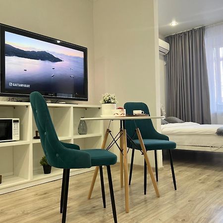 Uutnaya Quartira V Novom Dome Apartman Pavlodar Kültér fotó