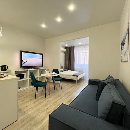 Uutnaya Quartira V Novom Dome Apartman Pavlodar Kültér fotó